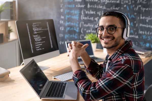 Article Cover Image: Custom Software vs Off The Shelf - What To Consider Before Committing