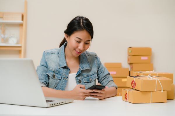 Article Cover Image: Boosting E-Commerce Efficiency: How Creative Agency Project Management Tools Can Enhance Your Online Store