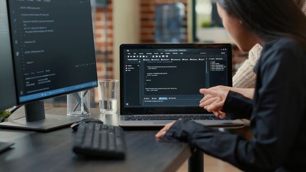 Article Cover Image: React vs Vue: Which Frontend Framework Is The Best?