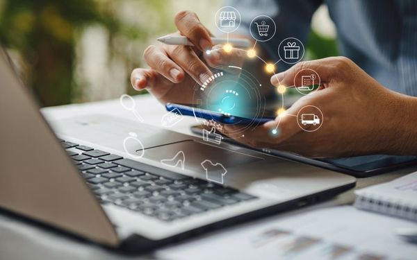 Article Cover Image: Commerce APIs Explained - What Are They?