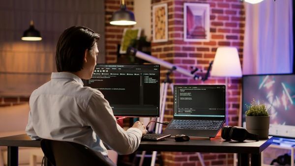 Article Cover Image: Next.js vs Gatsby.js - Which Is The Best React Framework?