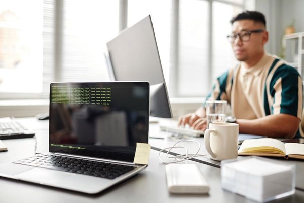 Article Cover Image: Why go headless? Real reasons businesses go headless