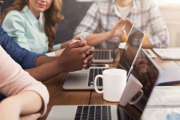 Article Cover Image: How to Write a Good User Story: with Examples & Templates